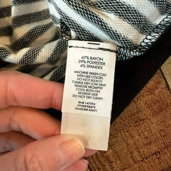 Buckle women's size large white and black striped hoodie with cinch front detail - Picture 6 of 7